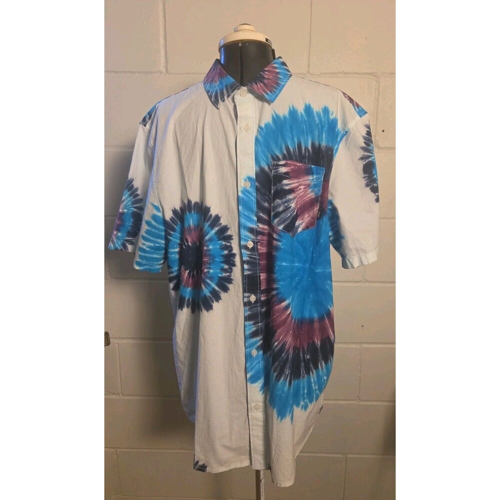 VANS TIE-DYE  SHORT SLEEVE CLASSIC FIT, MEN’S SHIRT,  BUTTON DOWN.  SIZE. Large